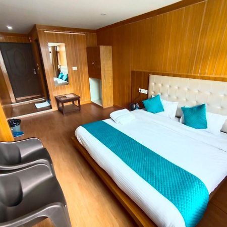 Sleeping Beauty Hotel Moutain View Property Joshīmath Exteriör bild