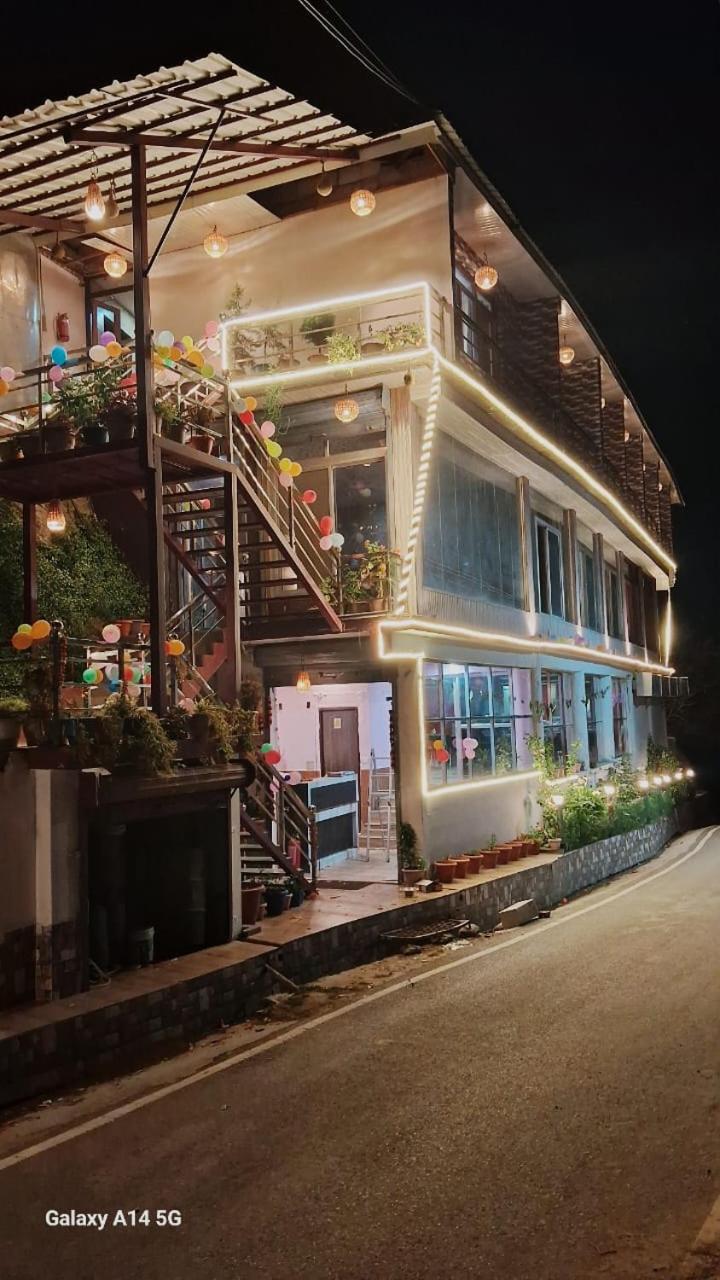 Sleeping Beauty Hotel Moutain View Property Joshīmath Exteriör bild