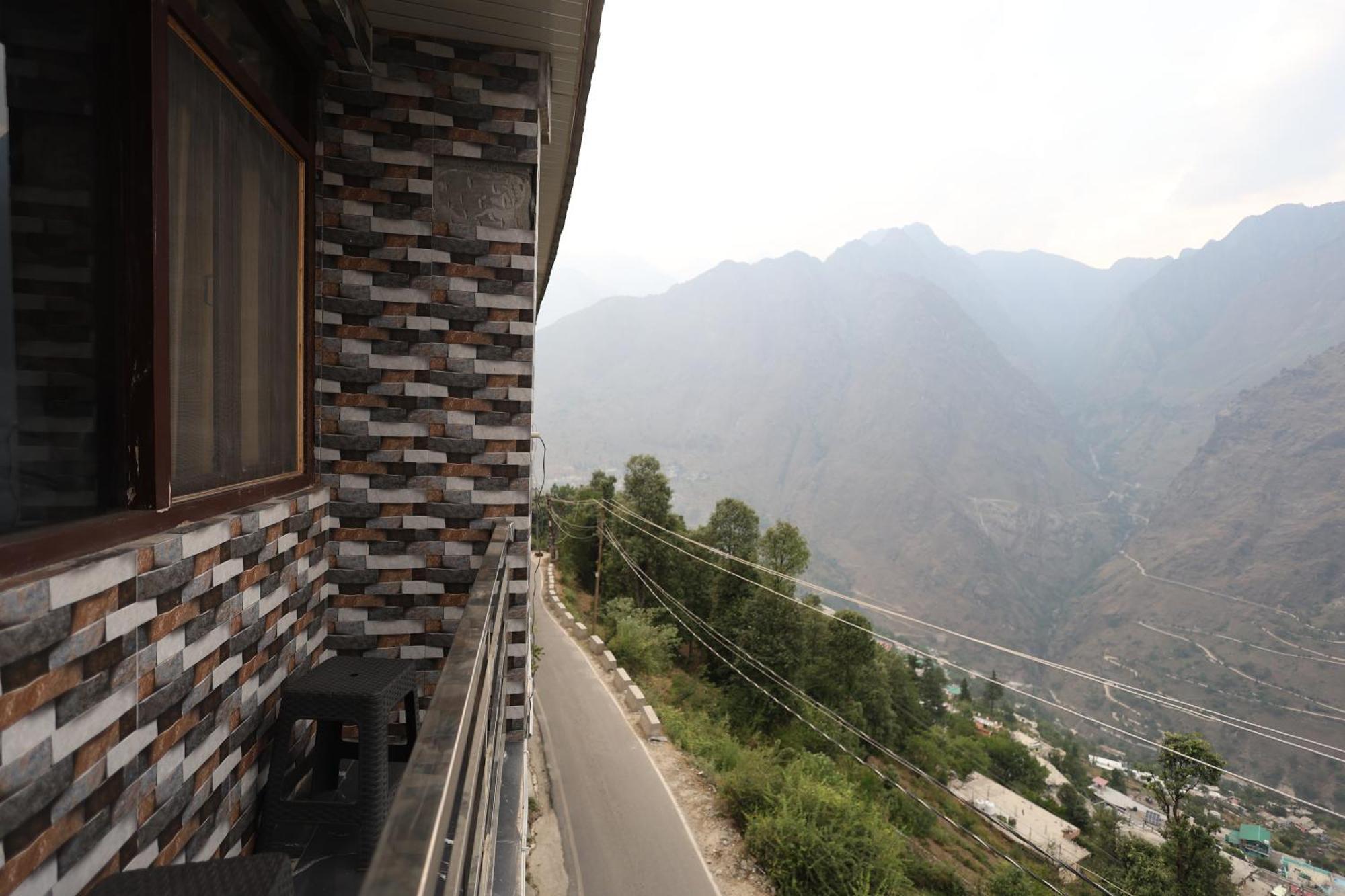 Sleeping Beauty Hotel Moutain View Property Joshīmath Exteriör bild